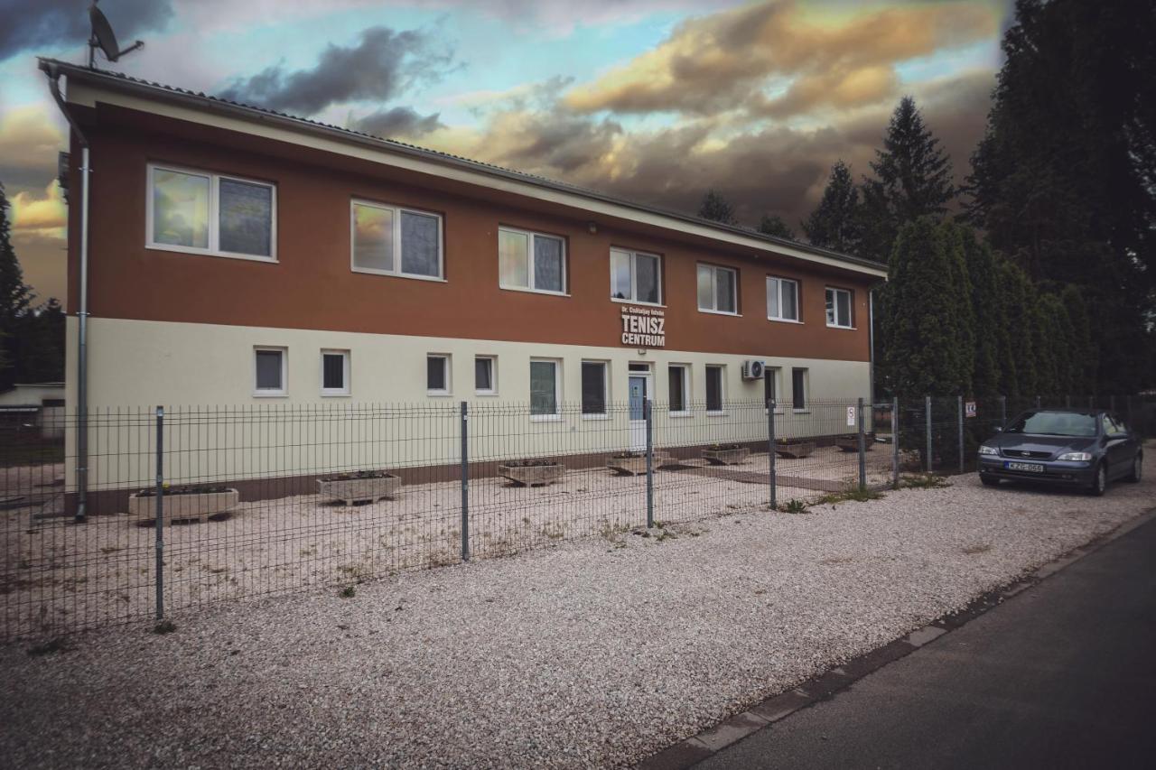 Tenisz Panzió - Baja Exterior foto
