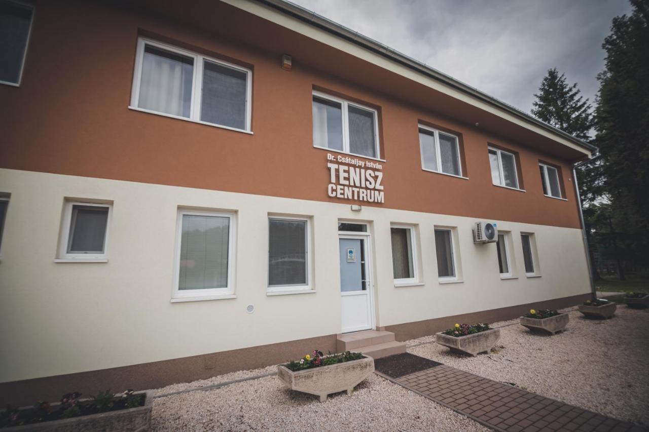 Tenisz Panzió - Baja Exterior foto