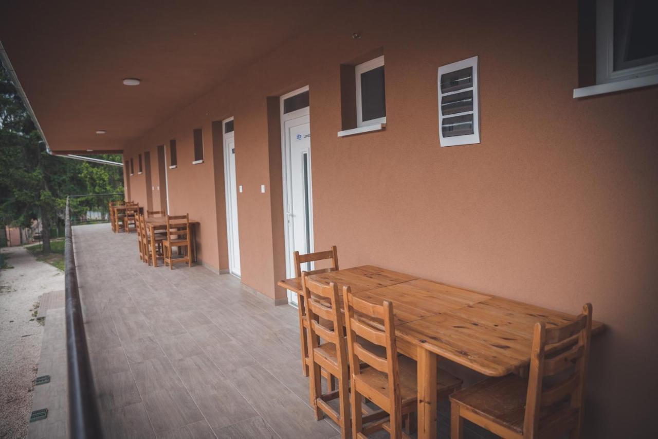 Tenisz Panzió - Baja Exterior foto